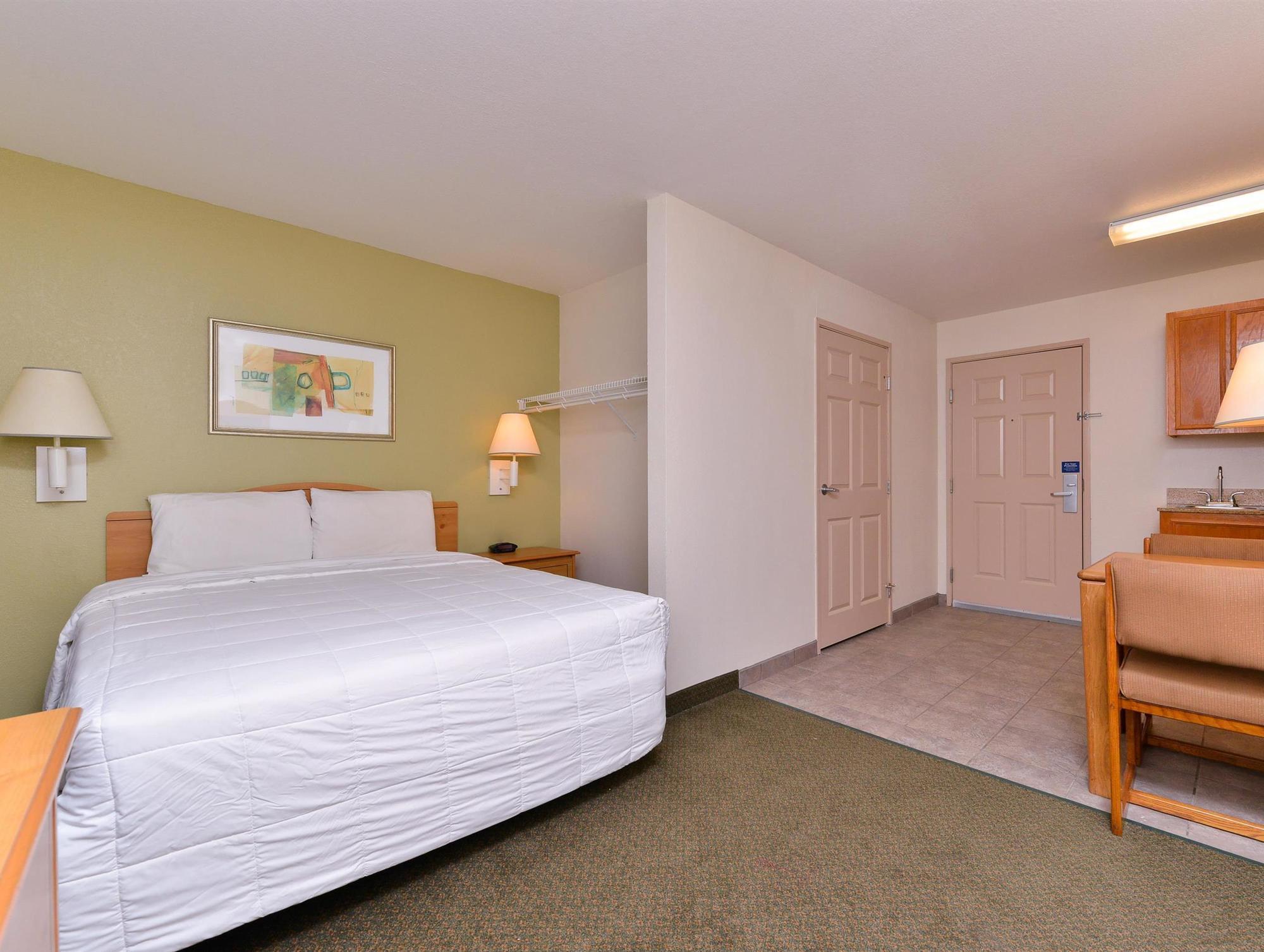 Americas Best Value Inn & Suites-Winnie Exterior foto